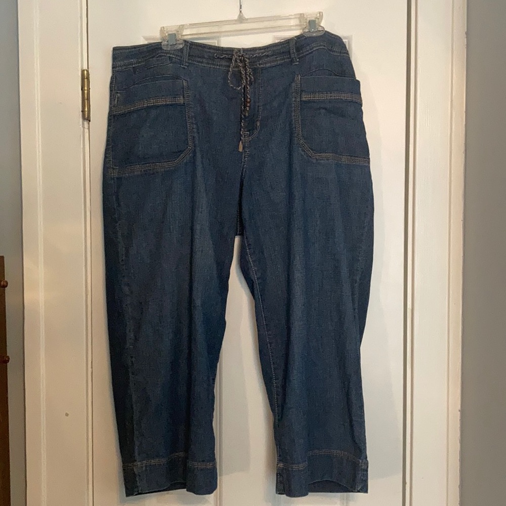 Cute denim capris